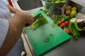 Cuinant menjar ecològic a les escoles